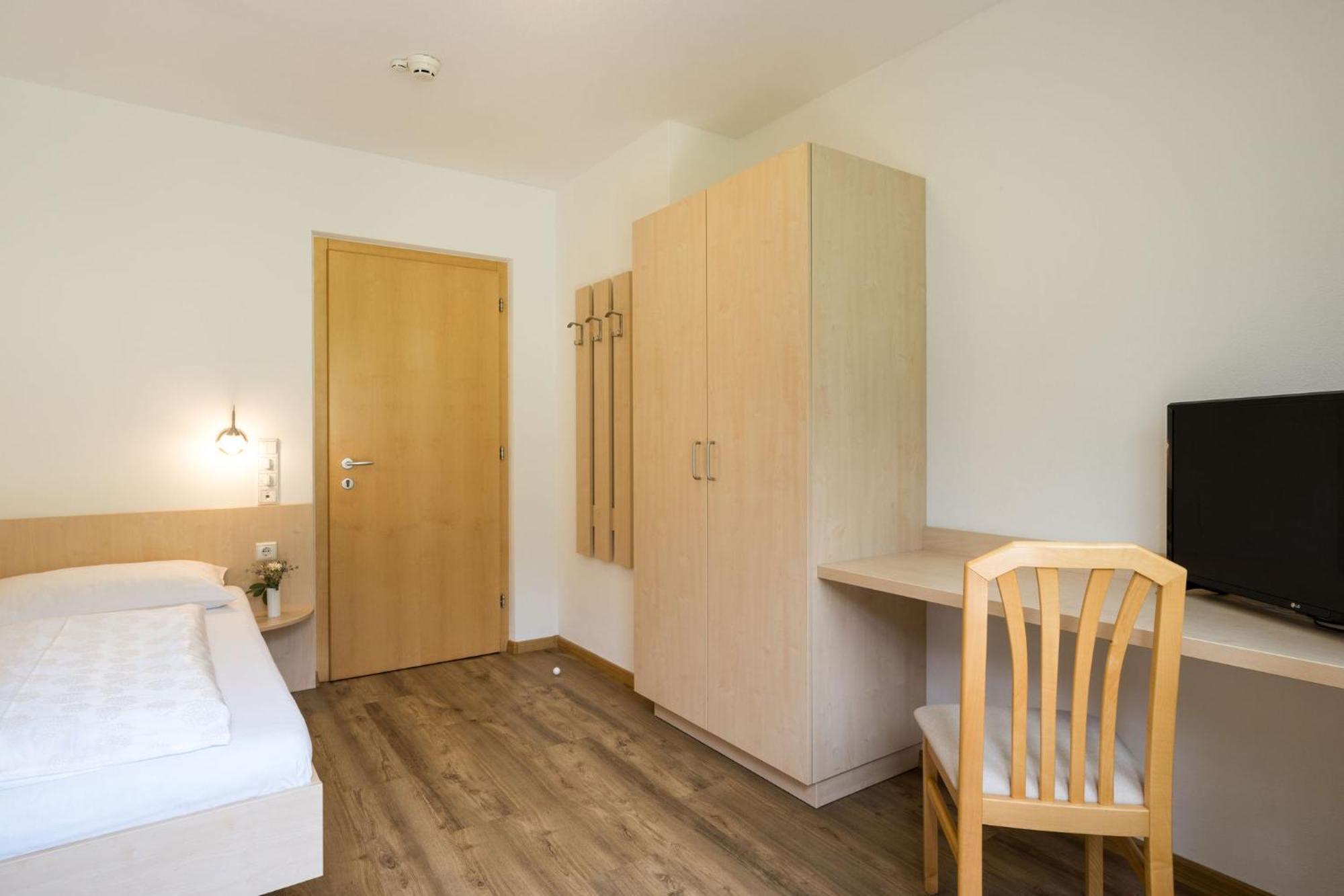 Bed and Breakfast Garni Schorneck Brunico Exterior foto